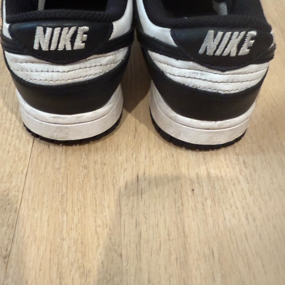 Nike Dunks low Black and White Sneakers - Picture 5 of 8